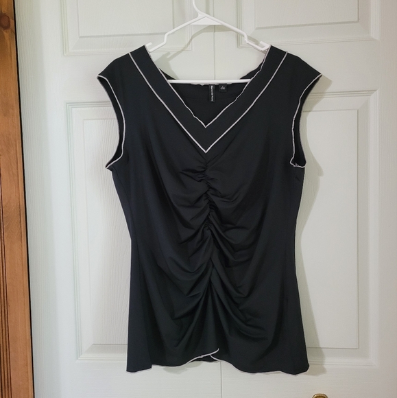 Essentials by Milano, Large sleeveless black top with off-white elastic piping - Picture 1 of 4